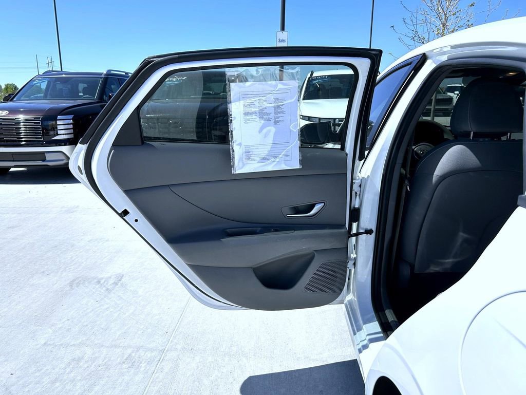 Used 2023 Hyundai Elantra SEL FWD image 21