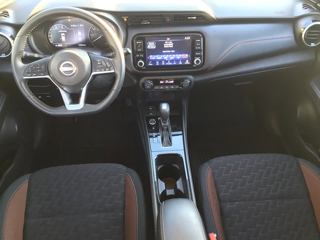 Used 2023 Nissan Kicks SR image 16