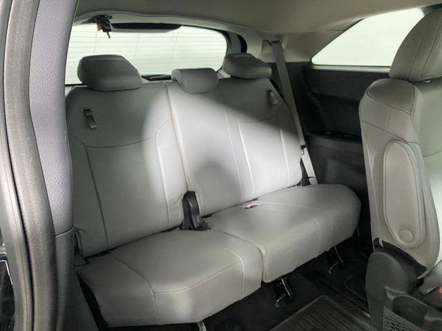 Used 2025 Toyota Sienna XLE AWD/4WD image 11