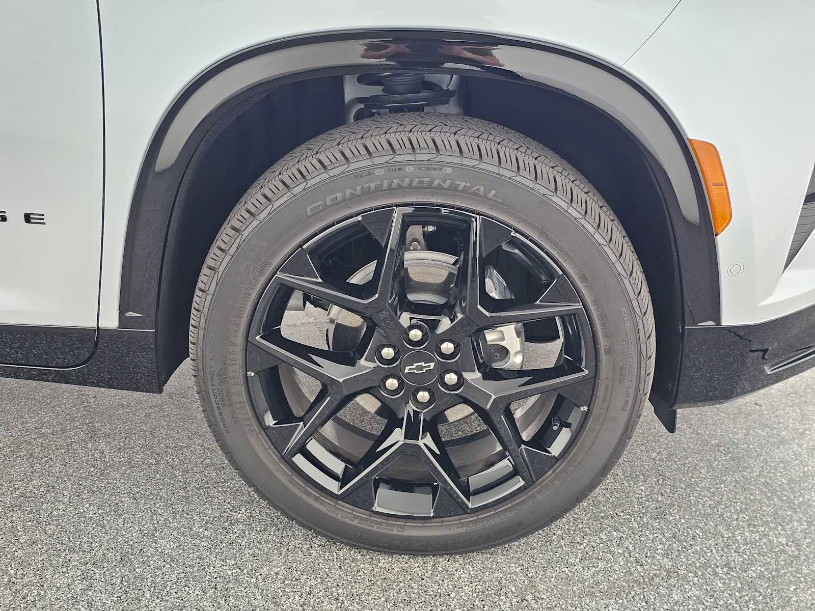 Used 2026 Chevrolet Traverse RS w/ LPO, Floor Liner Package FWD image 9