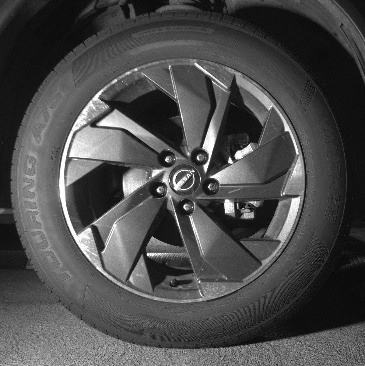 Used 2025 Nissan Rogue SV image 13