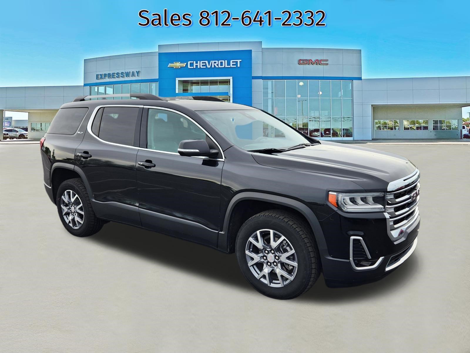 Used 2023 GMC Acadia SLT image 1