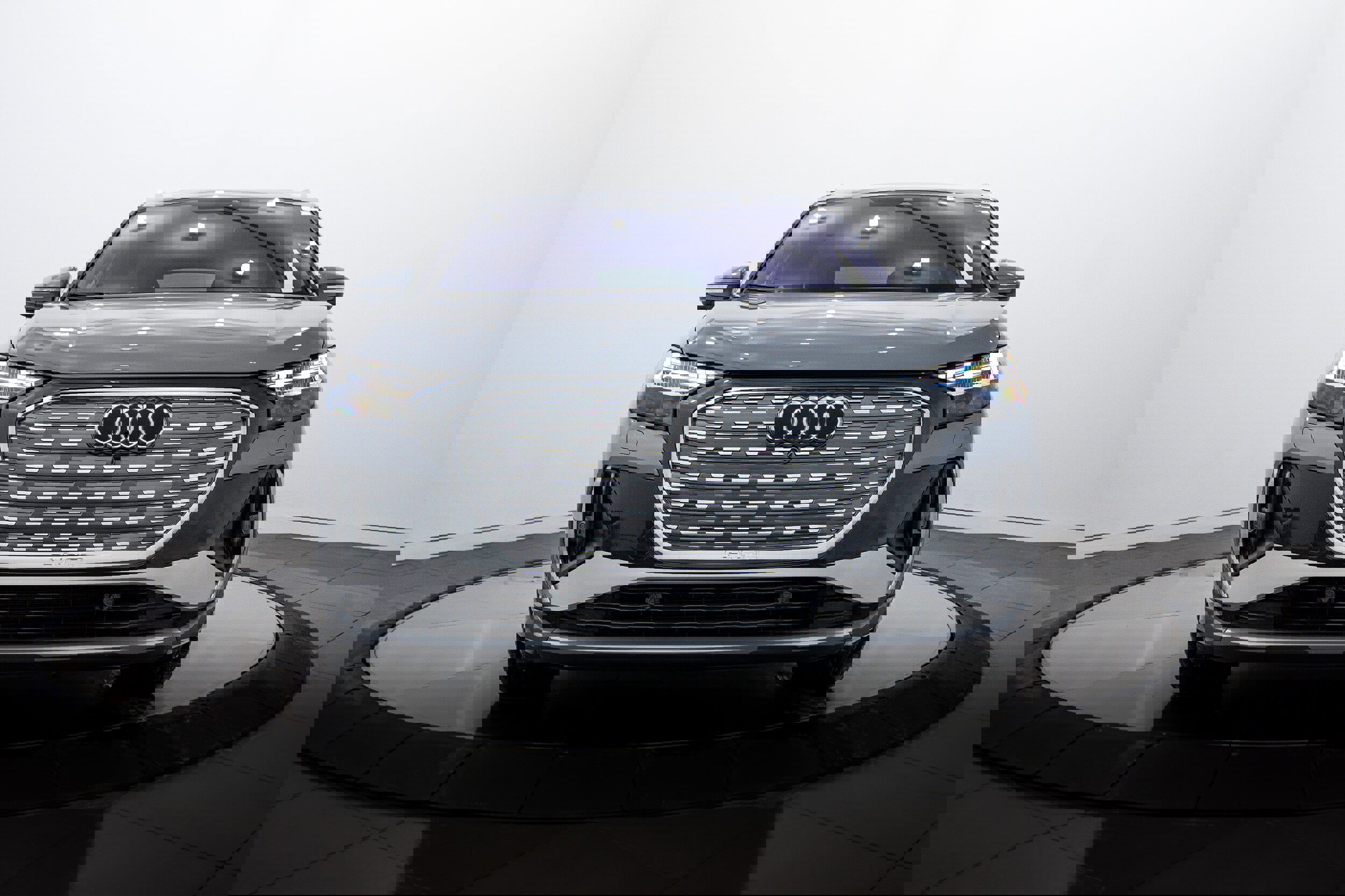 Used 2024 Audi Q4 e-tron Prestige image 20