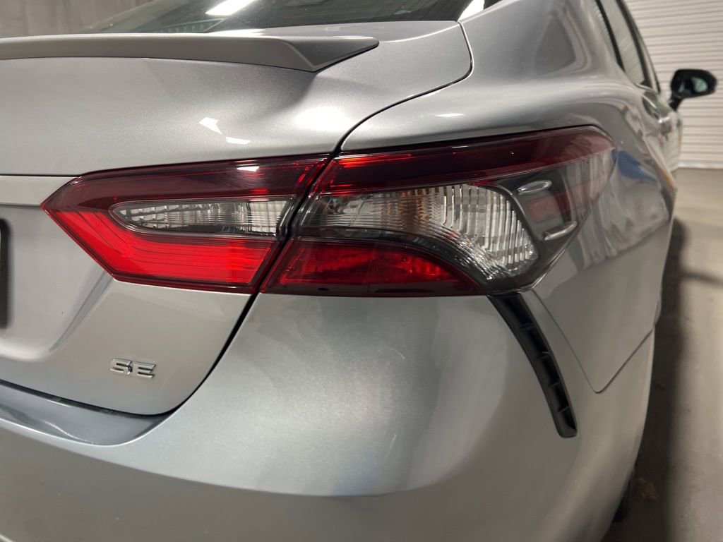 Used 2024 Toyota Camry SE image 33