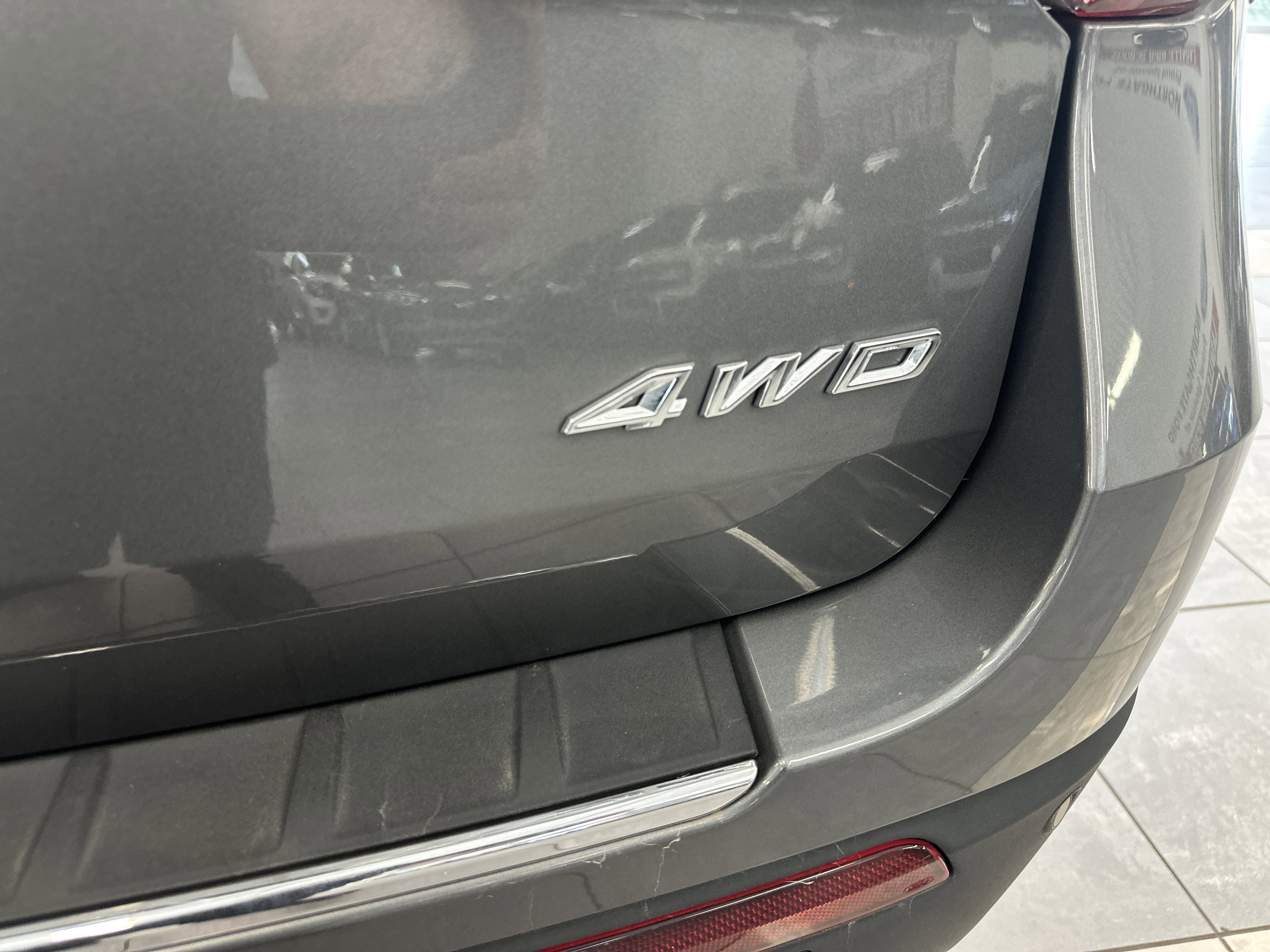 Used 2024 Ford Explorer Limited image 6