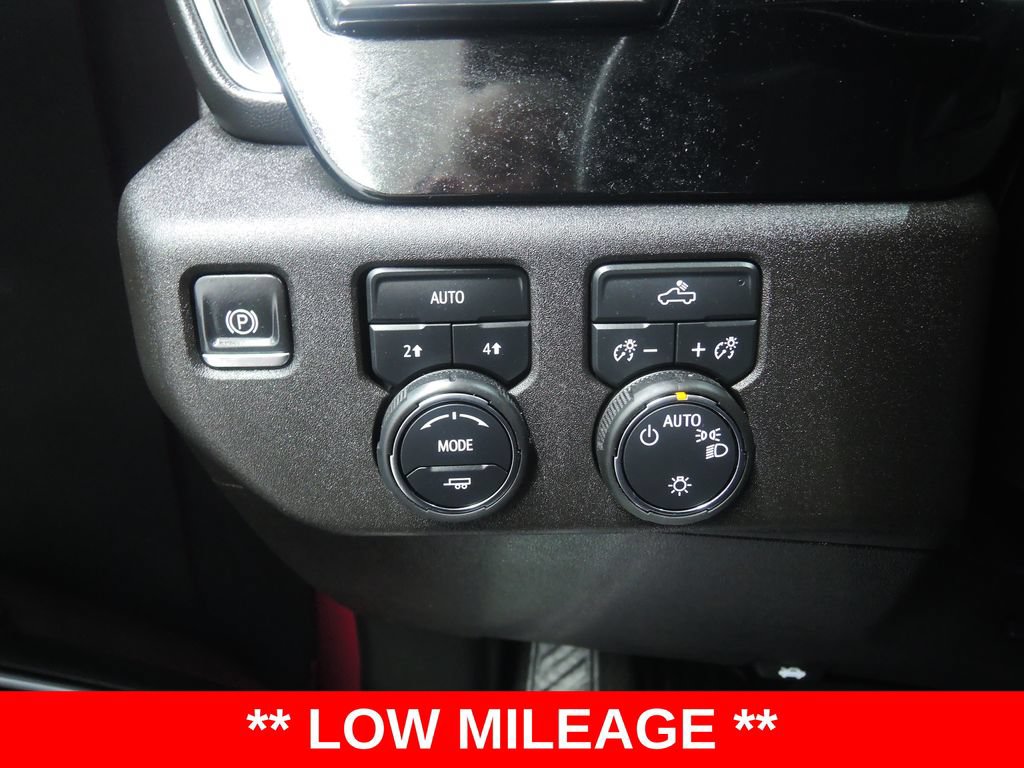 Used 2025 Chevrolet Silverado 1500 LT AWD/4WD image 25