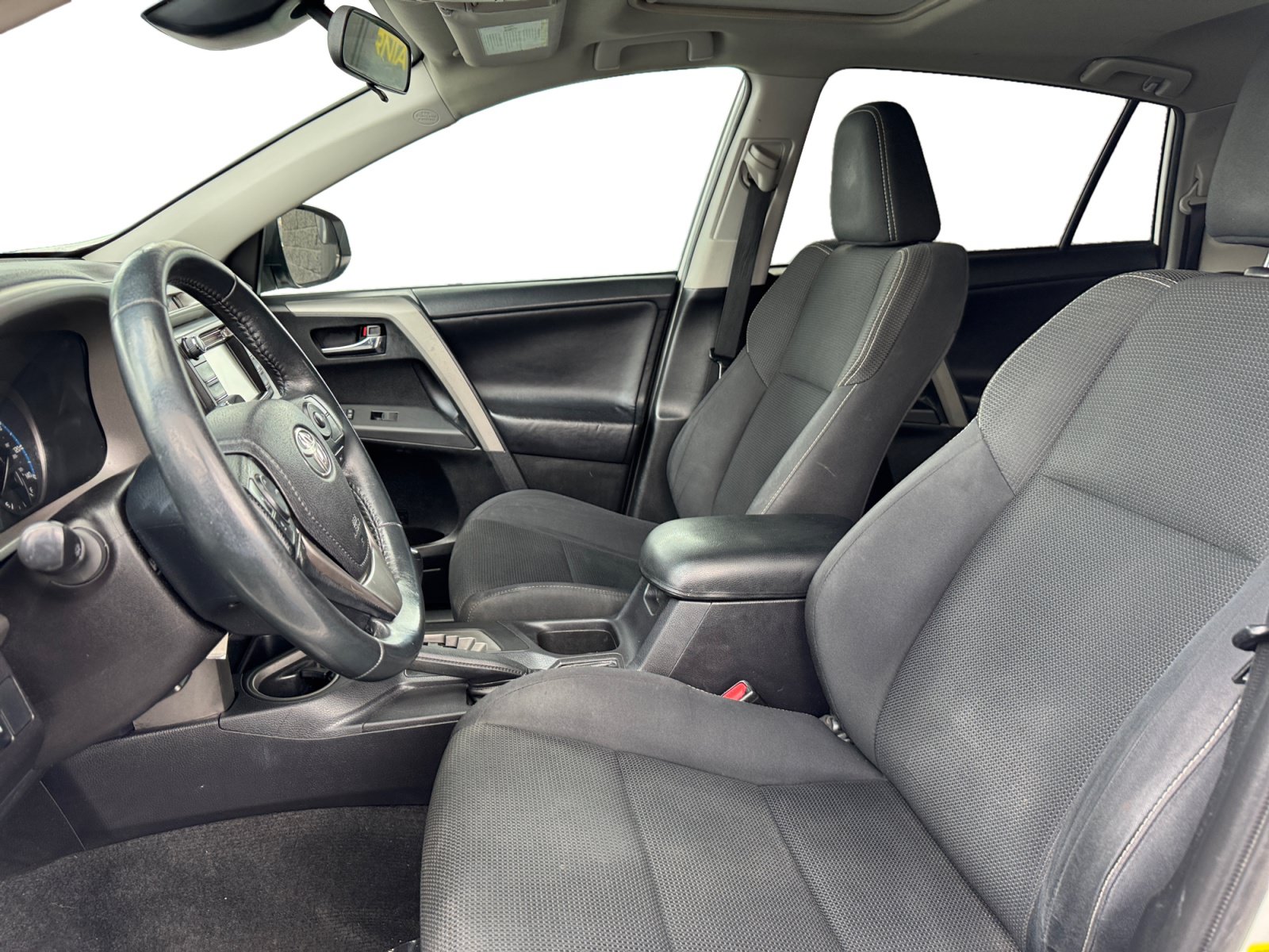 Used 2017 Toyota RAV4 XLE w/ Carpet Mat Package AWD/4WD image 9