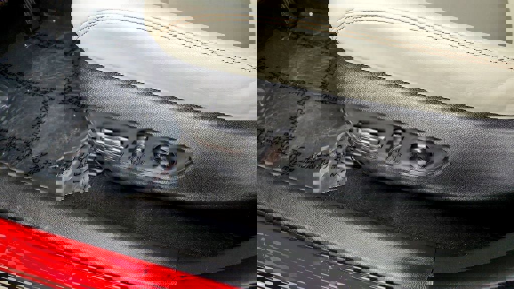 Used 2023 Toyota RAV4 XLE Premium image 12