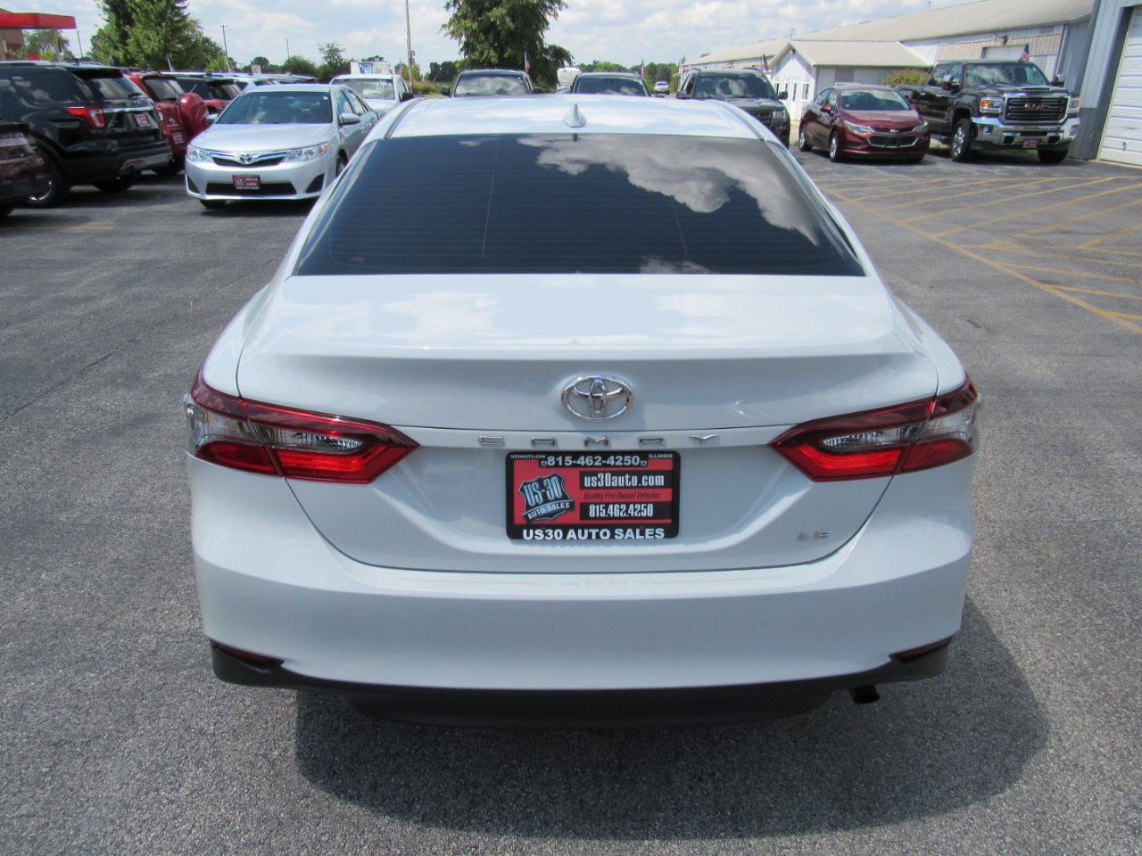 Used 2023 Toyota Camry LE FWD image 5