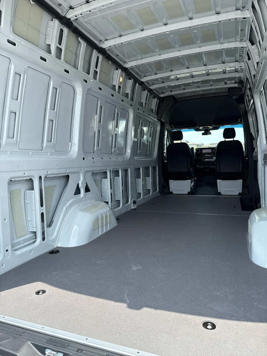 Used 2025 Mercedes-Benz Sprinter 2500 image 14