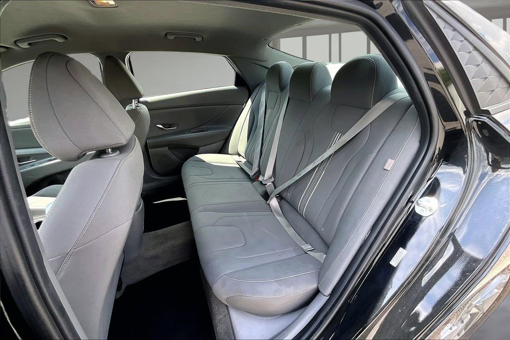 Used 2024 Hyundai Elantra SEL FWD image 25