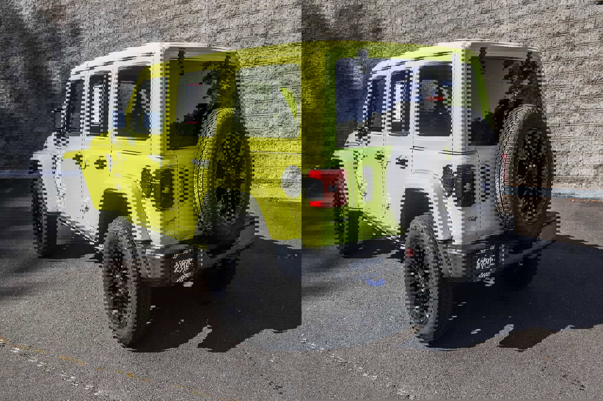 Used 2024 Jeep Wrangler Sahara 4xe image 9