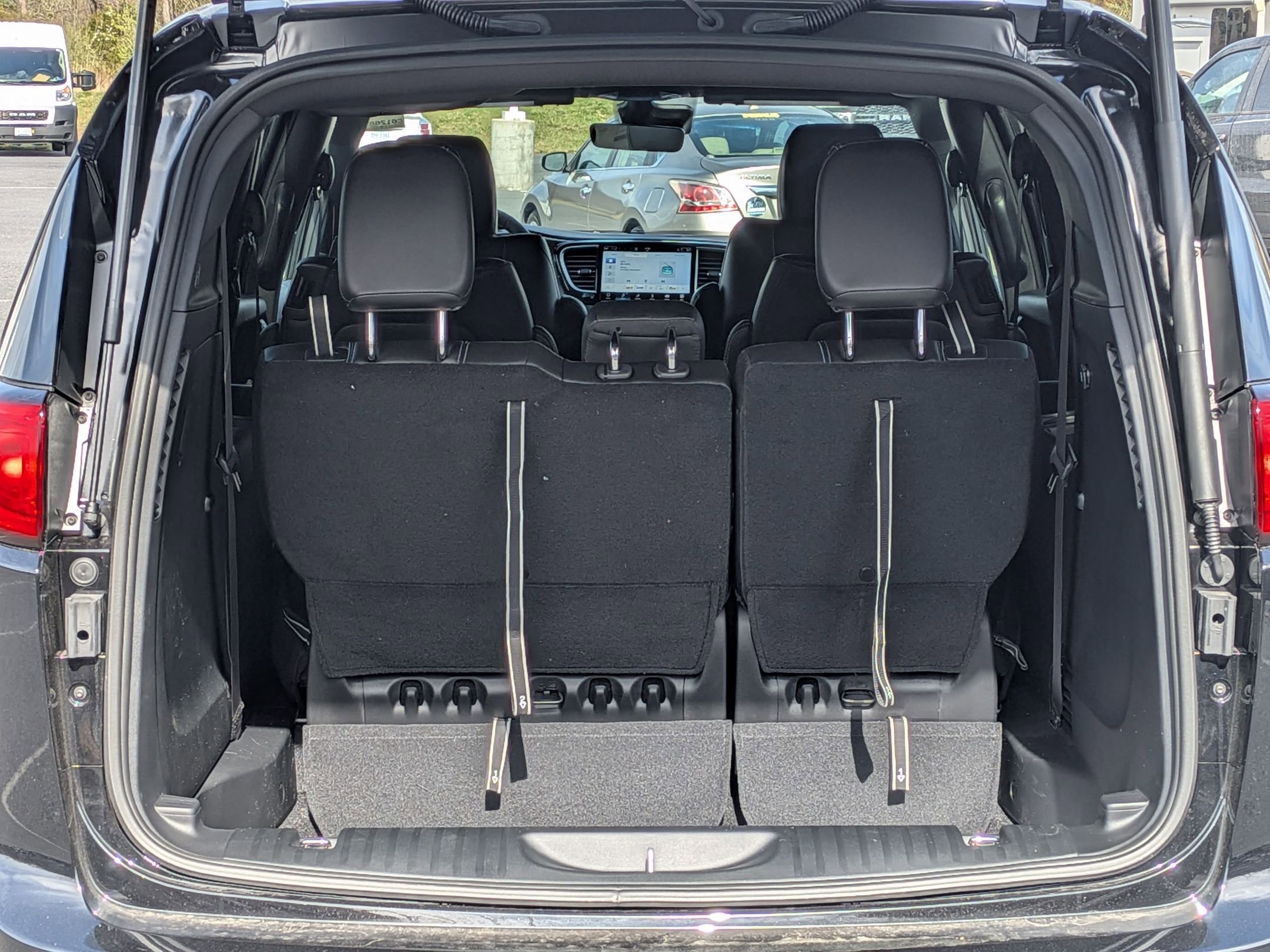 New 2026 Chrysler Voyager LX image 31