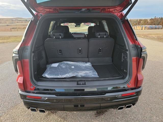 Used 2025 Chevrolet Traverse RS w/ LPO, Floor Liner Package AWD/4WD image 24