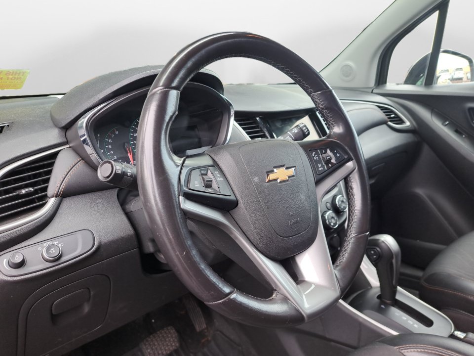 Used 2019 Chevrolet Trax LT w/ LT Convenience Package AWD/4WD image 9