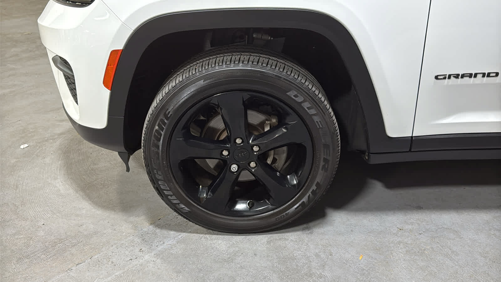 Used 2022 Jeep Grand Cherokee Altitude AWD/4WD image 8