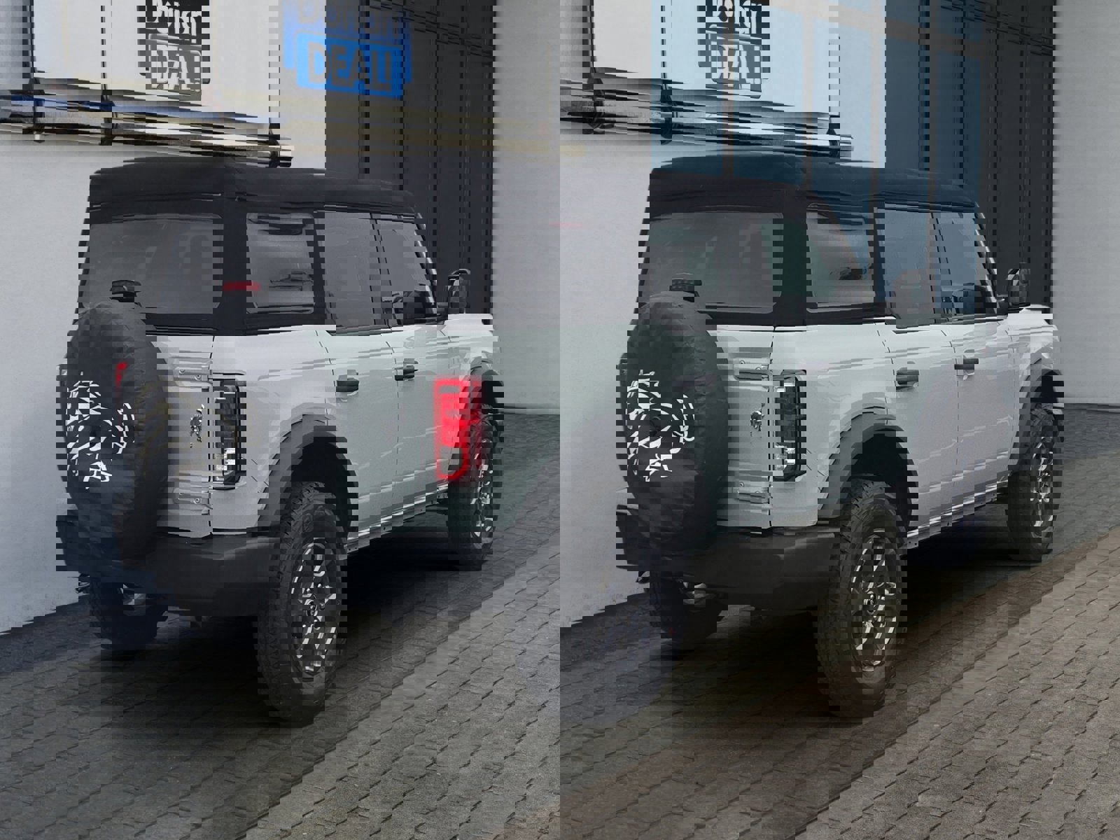 Certified 2023 Ford Bronco 4-Door image 3