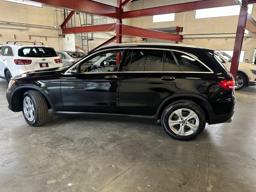 Used 2018 Mercedes-Benz GLC 300 4MATIC image 3