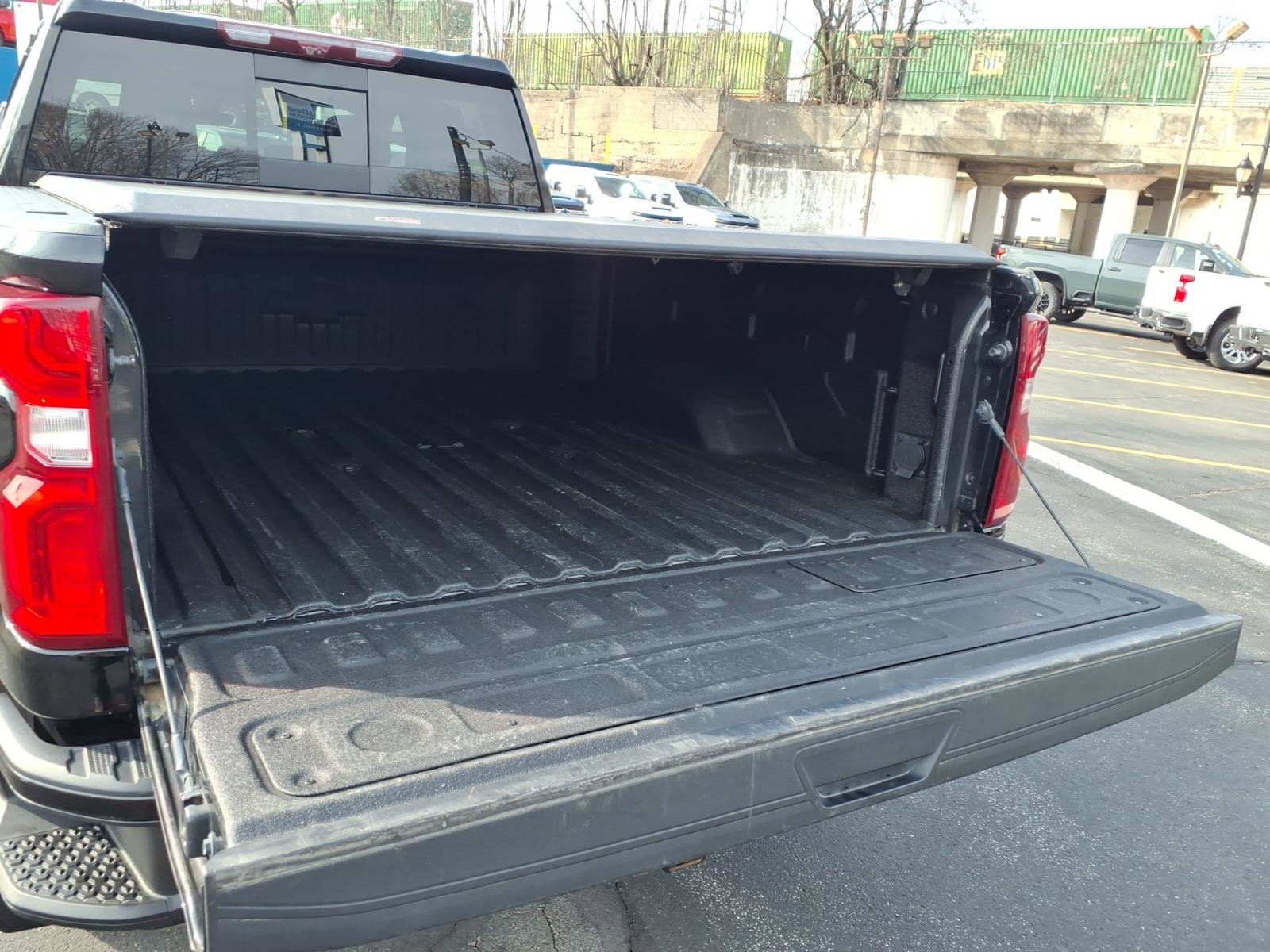 Used 2022 Chevrolet Silverado 2500 LTZ w/ LTZ Plus Package image 15