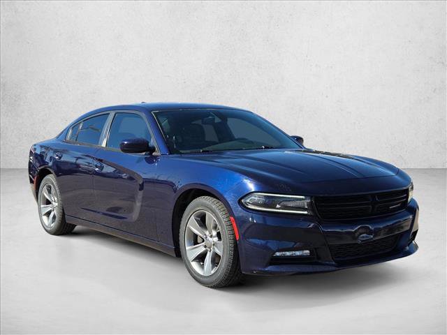 Used 2015 Dodge Charger SXT image 2