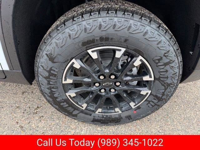 New 2026 Chevrolet Traverse Z71 w/ Enhanced Driving Package image 3