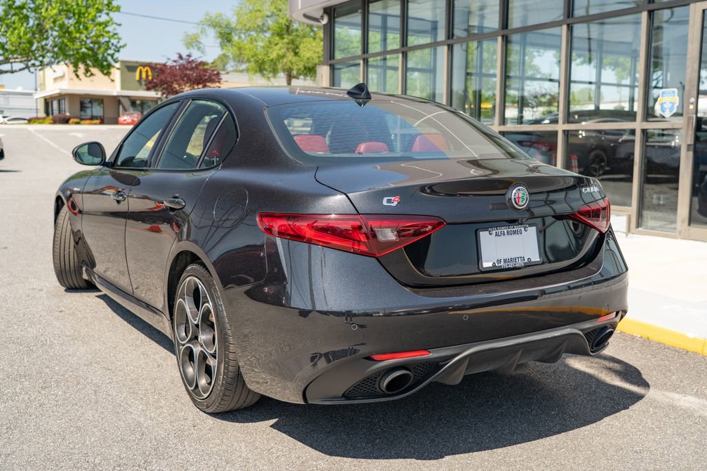 Used 2022 Alfa Romeo Giulia Veloce AWD/4WD image 5
