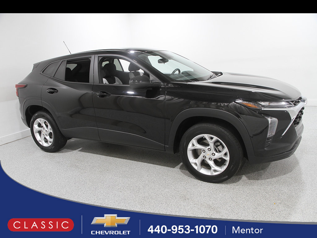 Used 2024 Chevrolet Trax LS w/ LS Convenience Package FWD image 1