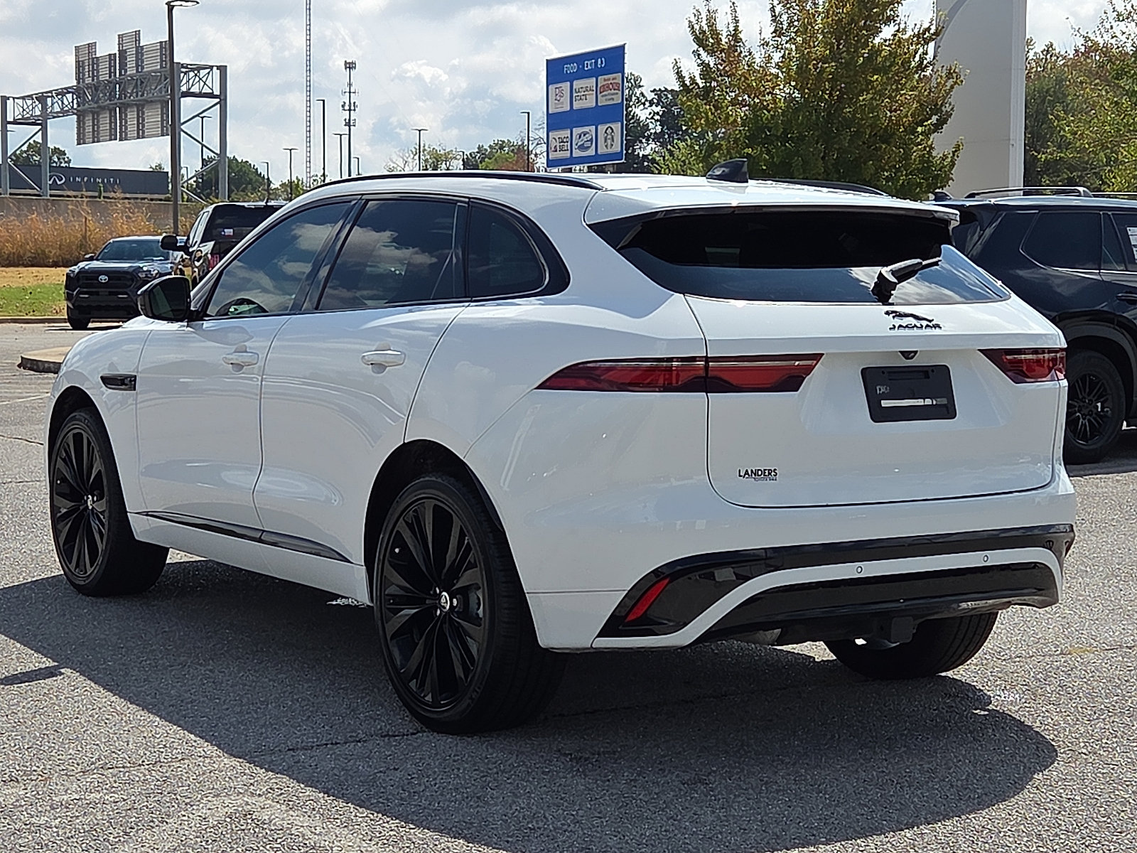Used 2025 Jaguar F-PACE R-Dynamic S AWD/4WD image 4