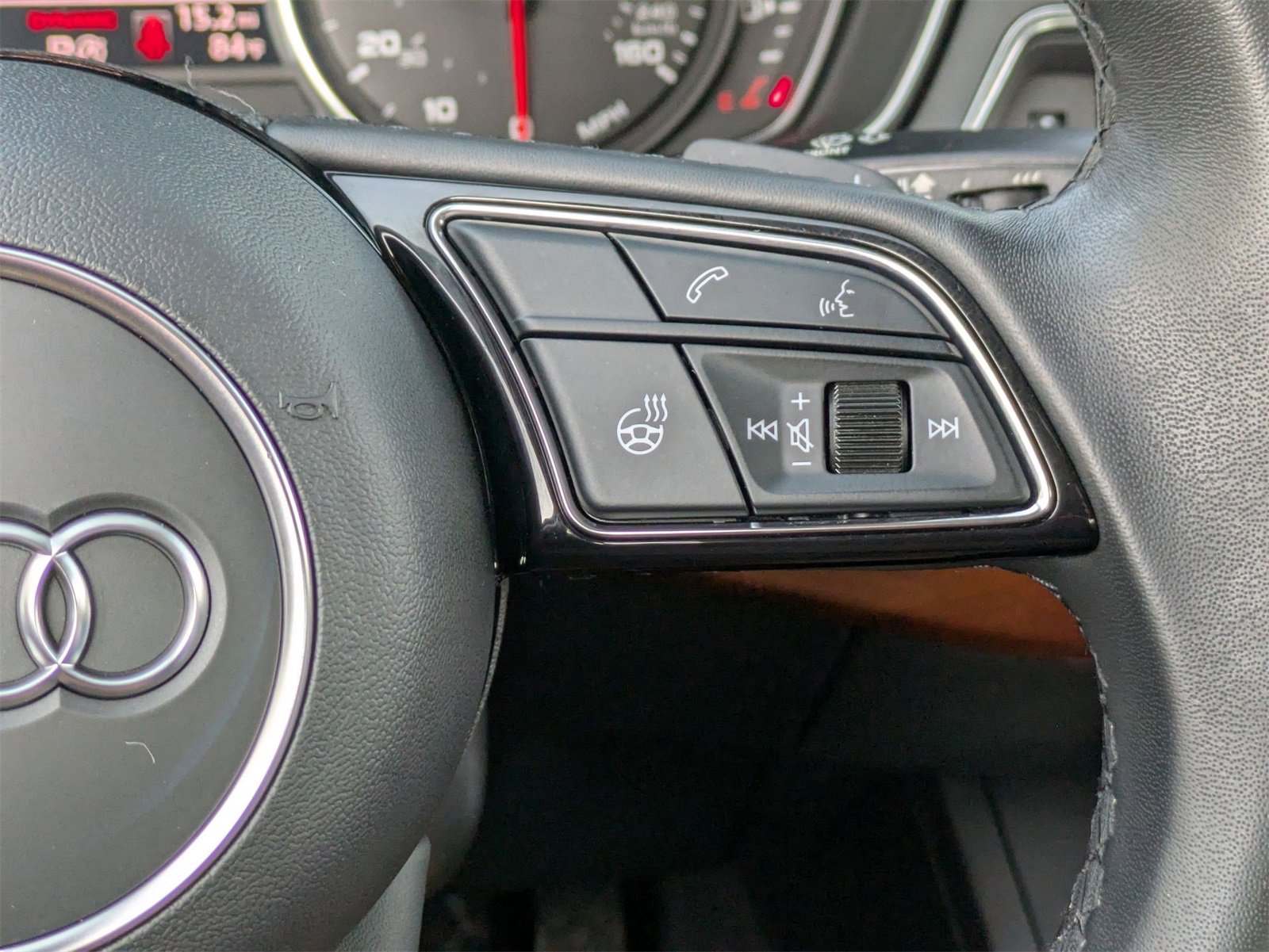 Used 2023 Audi A4 2.0T Premium w/ Convenience Package image 11