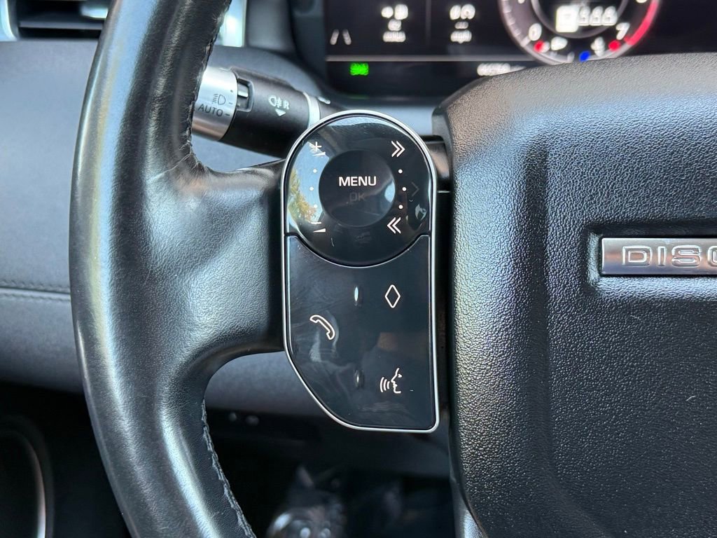 Used 2020 Land Rover Discovery Sport SE image 31