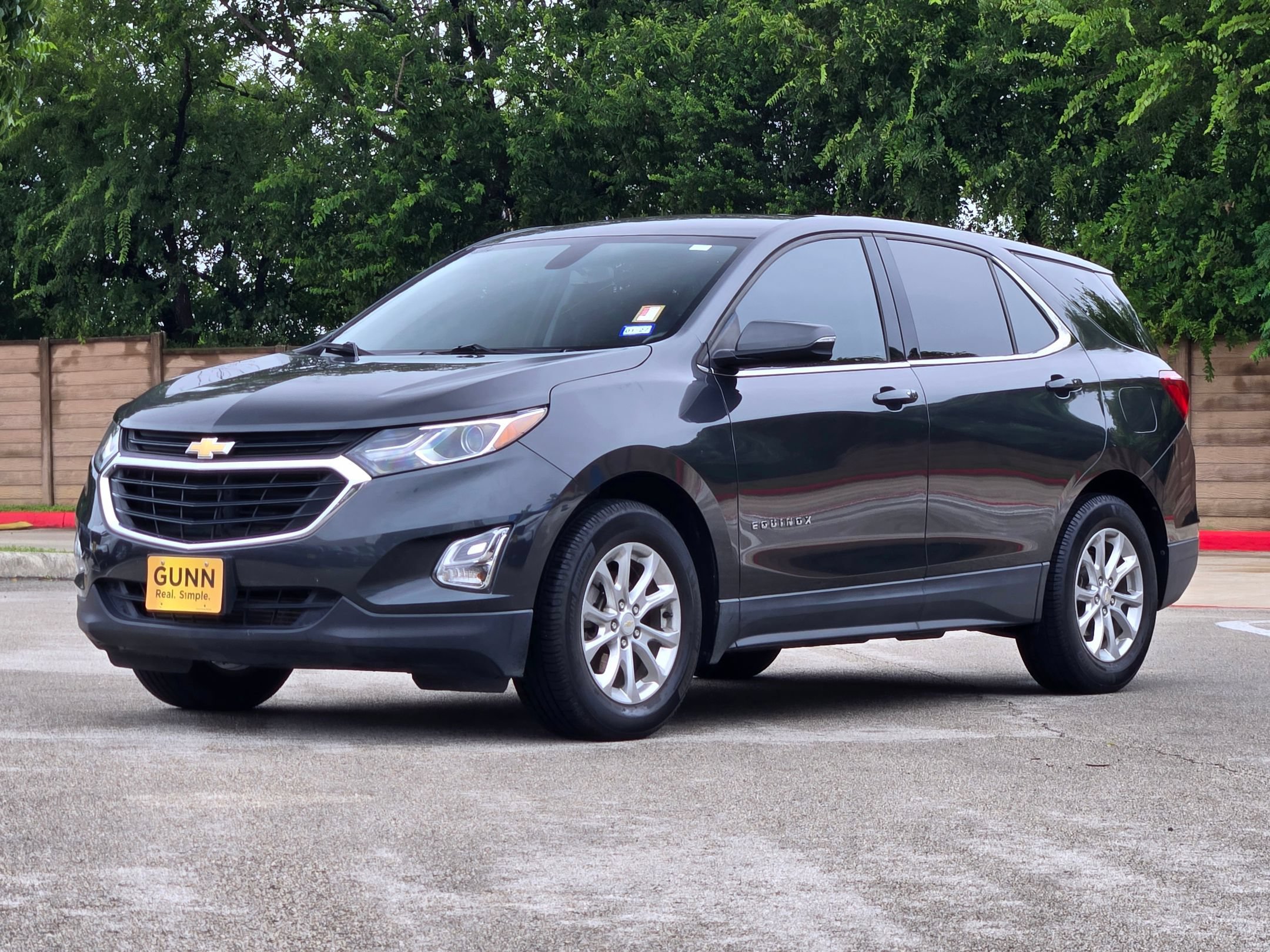 Used 2019 Chevrolet Equinox LT FWD image 1