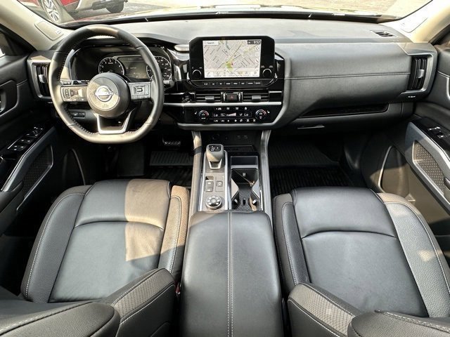 Certified 2025 Nissan Pathfinder SL w/ SL Premium Package image 13