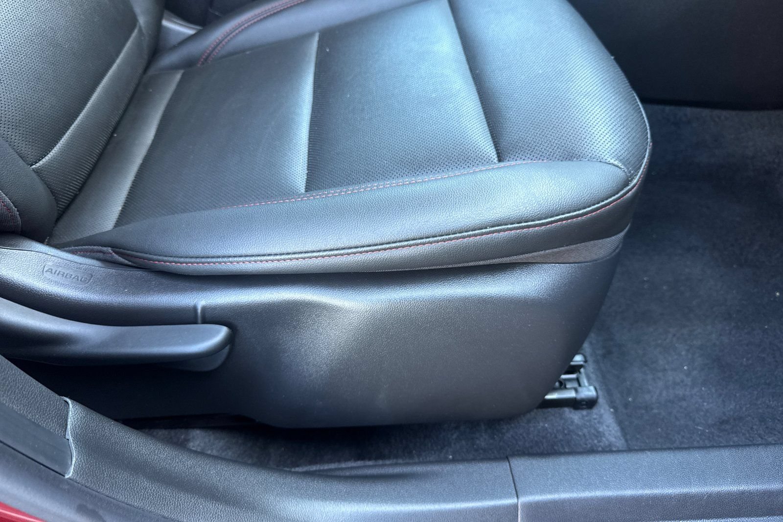 Used 2025 Chevrolet Trax RS FWD image 24