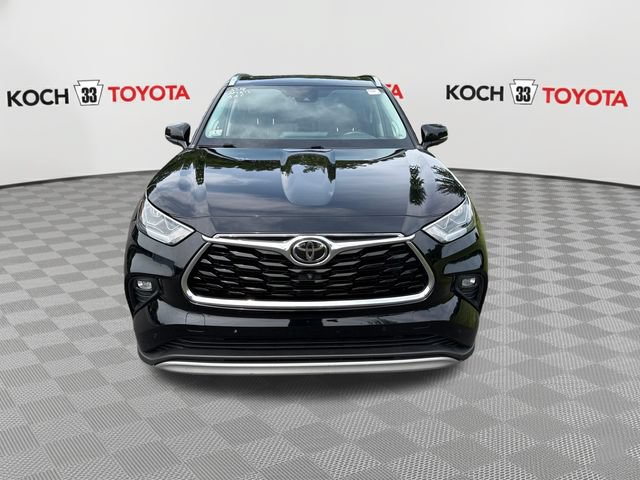 Used 2021 Toyota Highlander Platinum AWD/4WD image 2