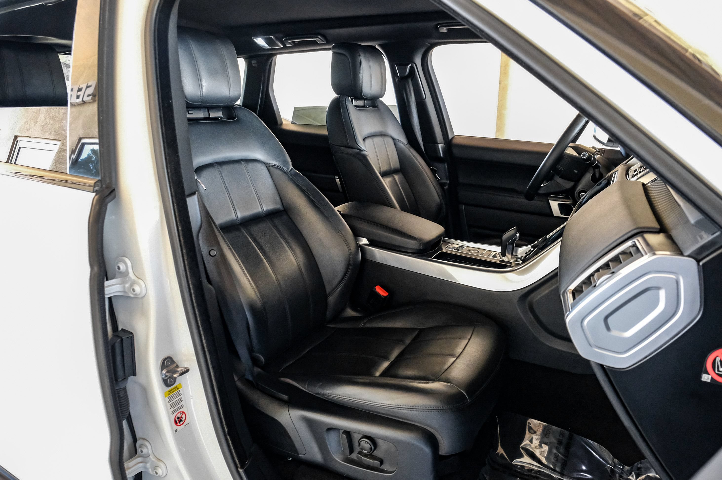 Used 2018 Land Rover Range Rover Sport SE AWD/4WD image 38