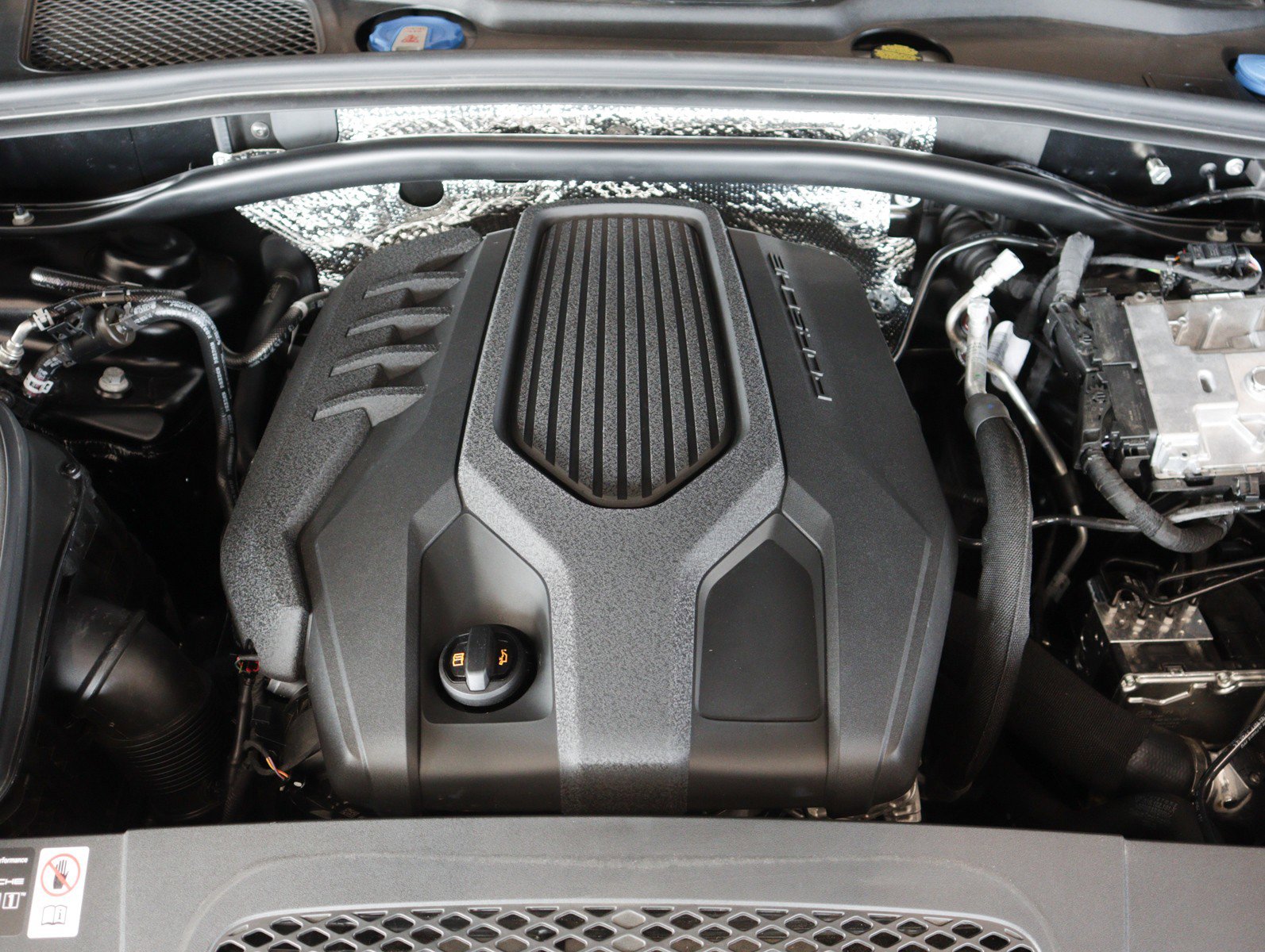 Certified 2025 Porsche Macan image 29