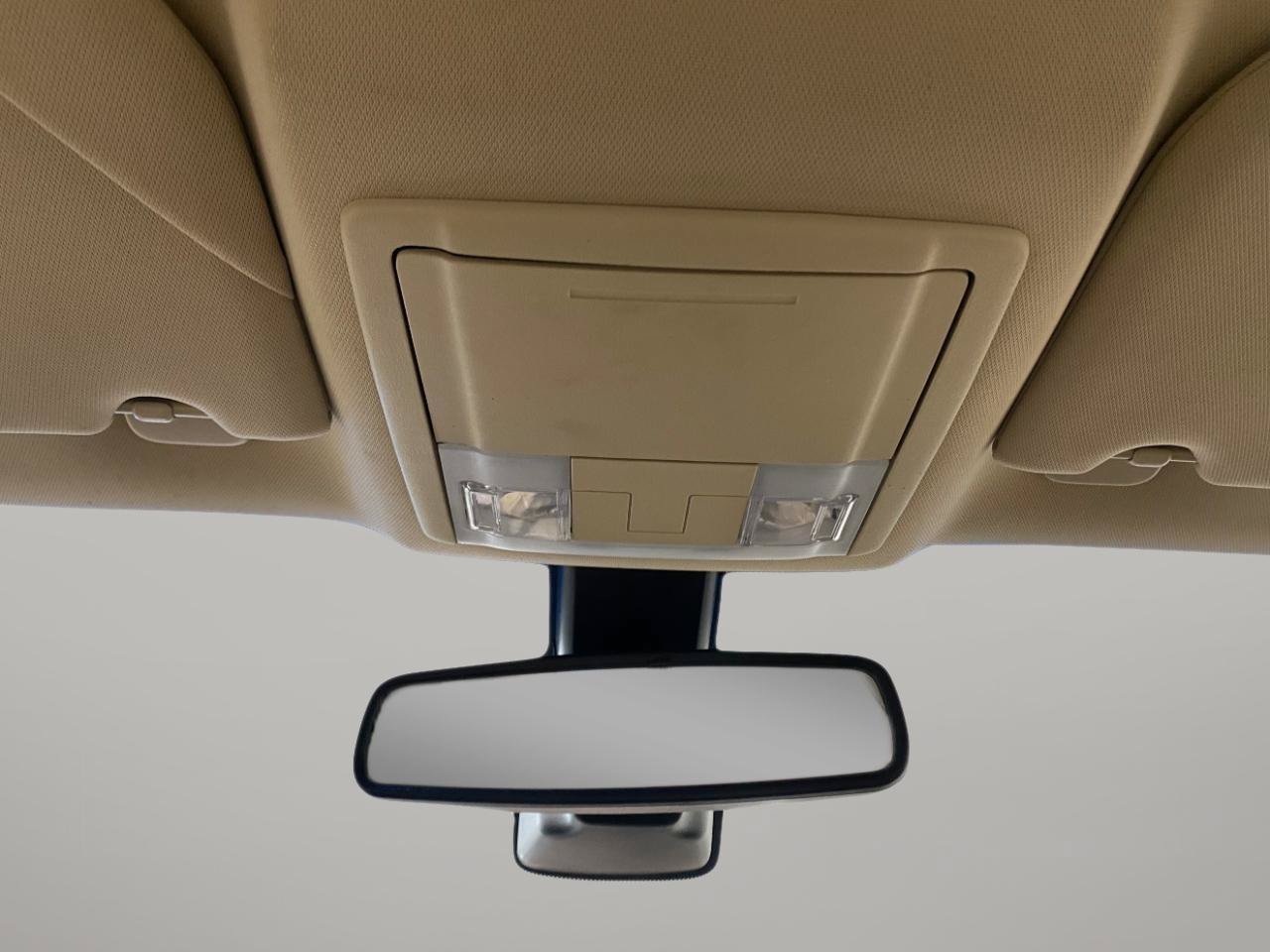 Used 2013 Ford Taurus Limited FWD image 17