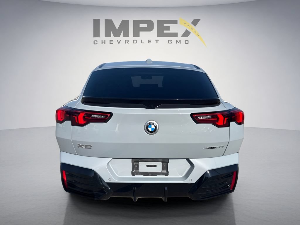 Used 2025 BMW X2 xDrive28i AWD/4WD image 4