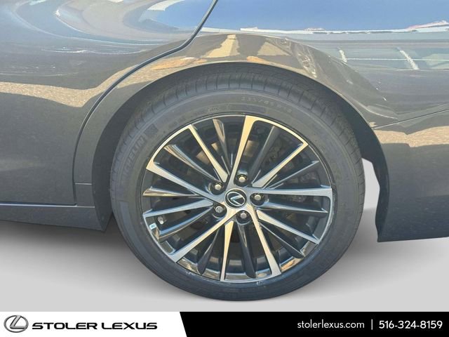 Certified 2022 Lexus ES 350 w/ Premium Package image 15