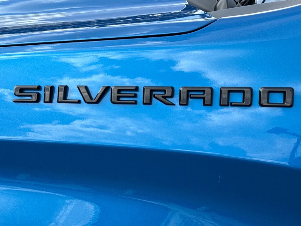 Used 2022 Chevrolet Silverado 1500 RST w/ Convenience Package II AWD/4WD image 6