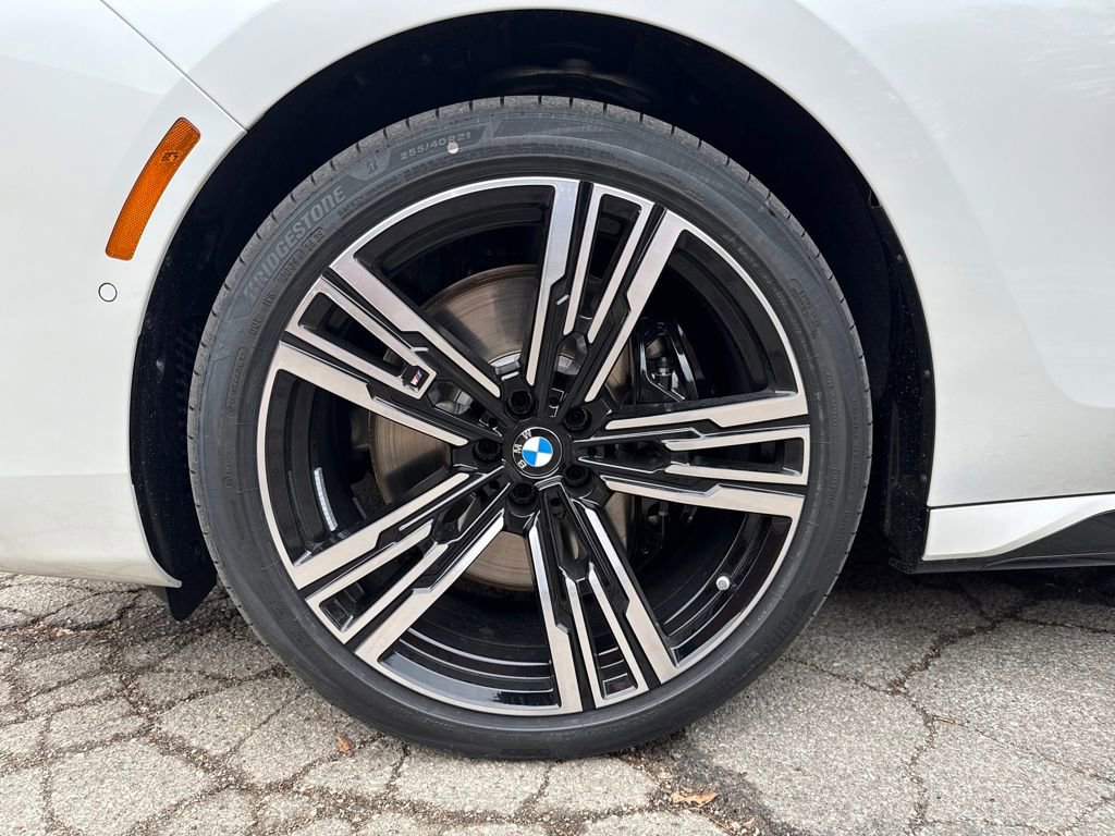 New 2026 BMW 760i xDrive w/ Executive Package image 9