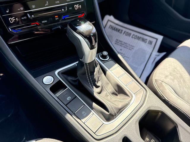 Used 2025 Volkswagen Jetta SE image 33