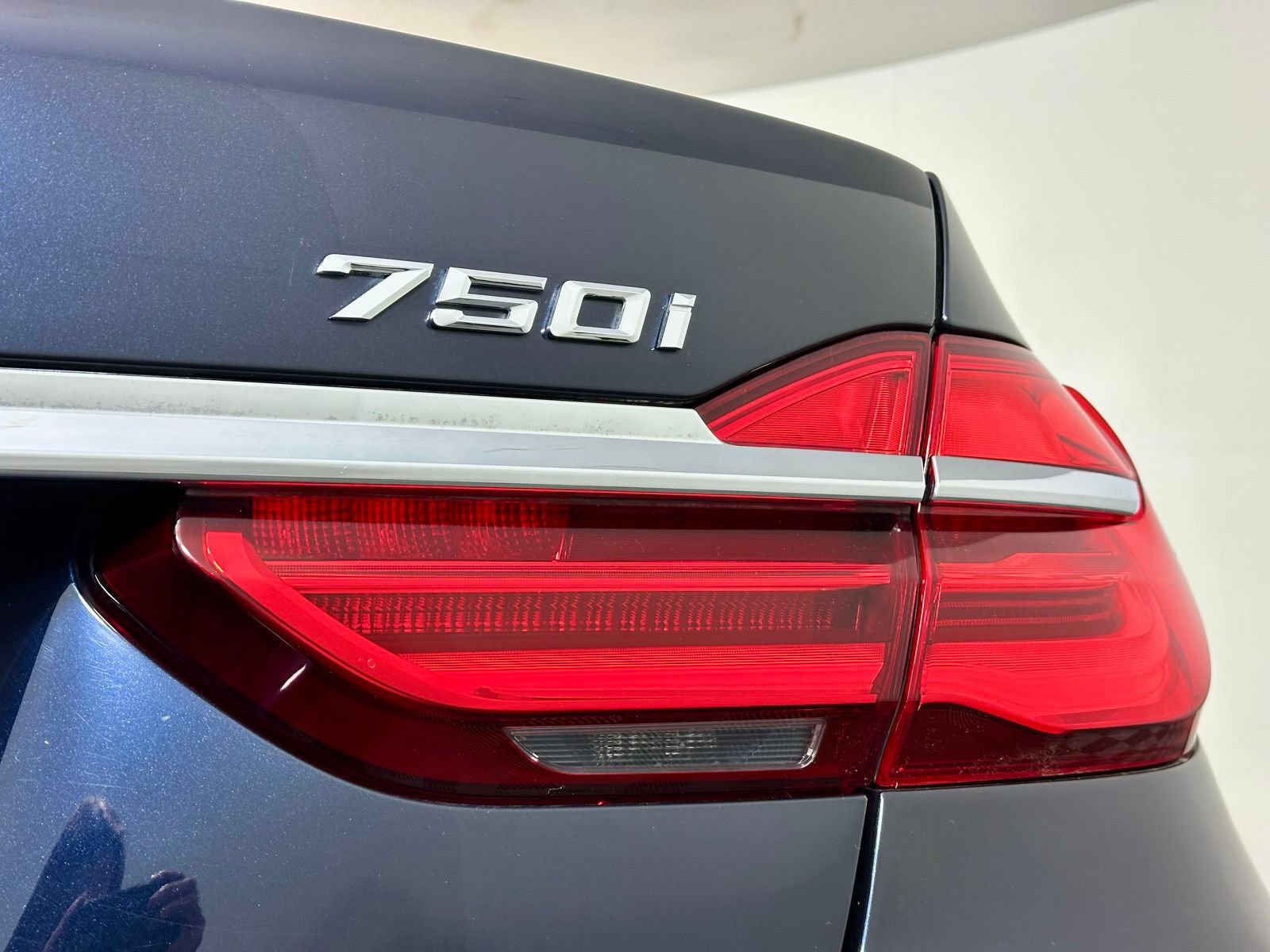 Used 2018 BMW 750i xDrive AWD/4WD image 9