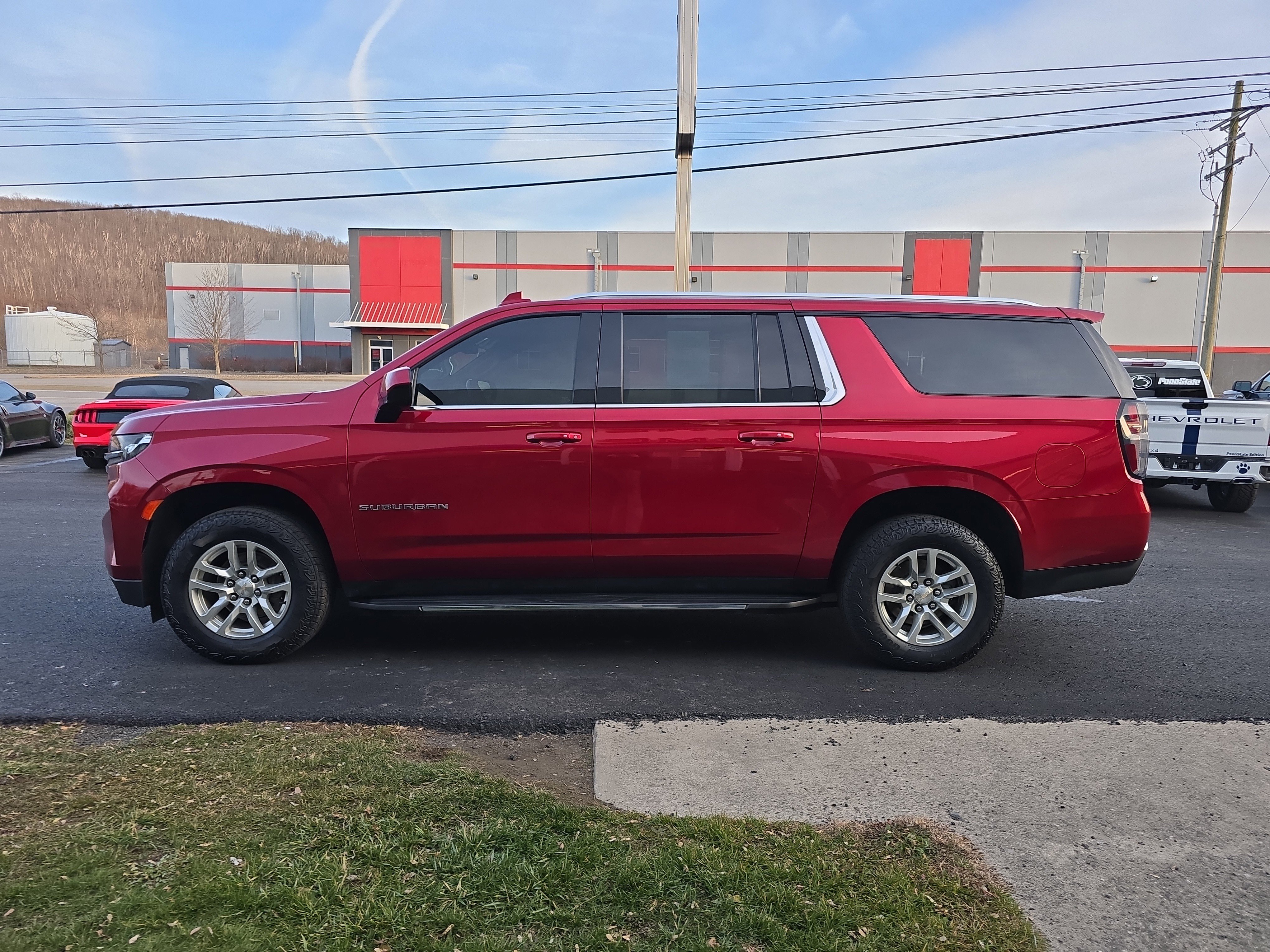 Used 2022 Chevrolet Suburban LS image 7