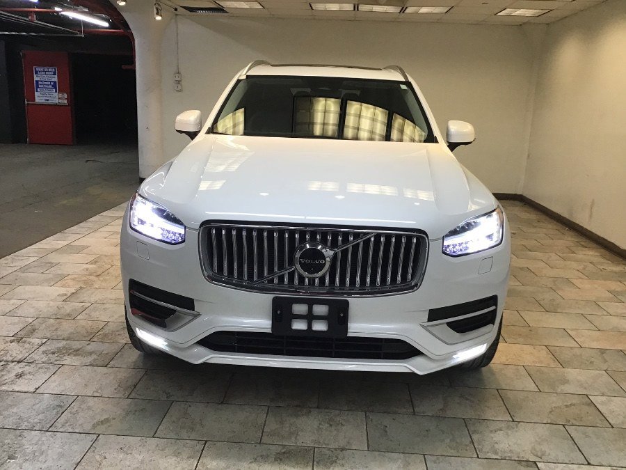 Used 2023 Volvo XC90 B6 Ultimate image 2