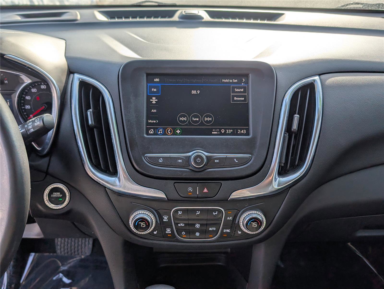 Used 2022 Chevrolet Equinox LT AWD/4WD image 18