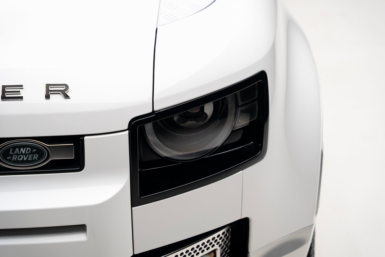 Used 2023 Land Rover Defender 130 First Edition image 10