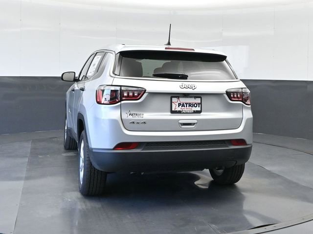 Used 2025 Jeep Compass Sport w/ Mopar Graphics Package AWD/4WD image 6