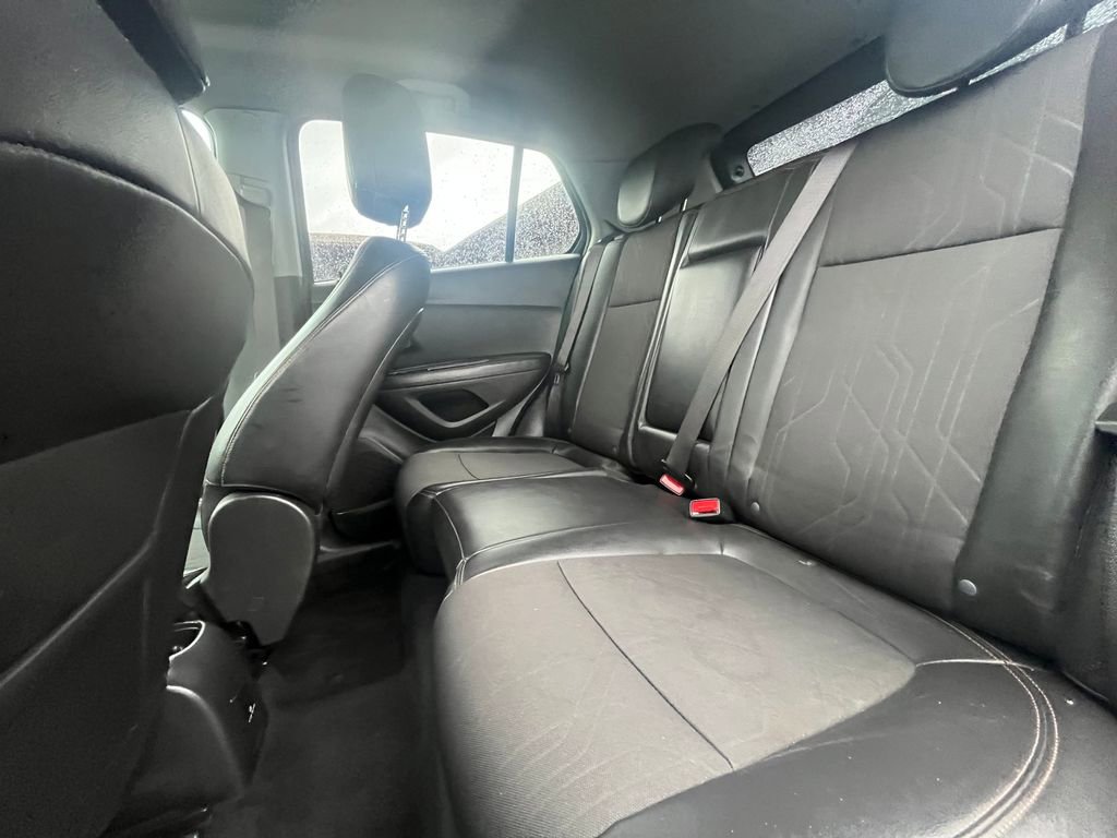 Used 2020 Chevrolet Trax LT w/ LT Convenience Package FWD image 15