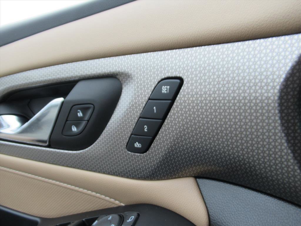 Used 2023 Chevrolet Traverse Premier image 28